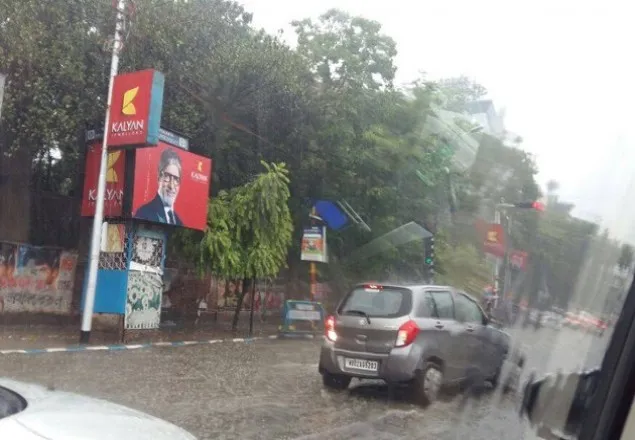 ঝোড়ো হাওয়ায় ২ নম্বর সতর্কতা সংকেত