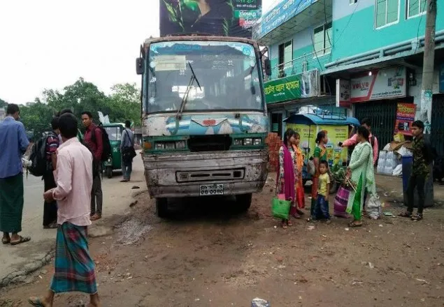 গাড়ি ভাঙচুরের ঘটনায় রাঙামাটিতে বাস ধর্মঘট চলছে