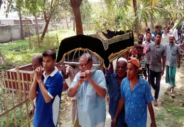 মডেল রাউধার লাশ উত্তোলন