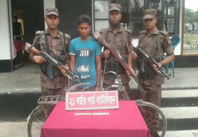বেনাপোলে ৫১ লক্ষ টাকার স্বর্ণসহ পাচারকারী আটক