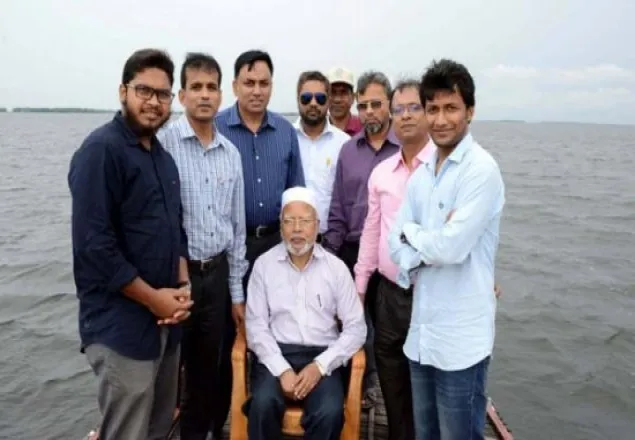  বাকৃবির বিশেষজ্ঞদল হাওরে : ৯০ ভাগ ফসল সম্পূর্ণ নষ্ট হয়েছে
