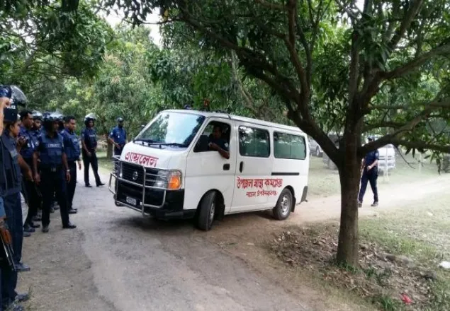 জঙ্গি আস্তানা থেকে আহত নারী-শিশু উদ্ধার