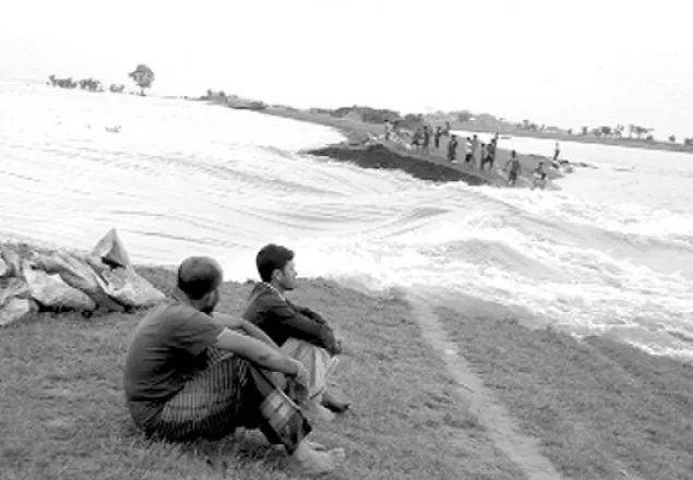 ত্রাণের তালিকায় নাম তুলতে ১০০-১০০০ টাকা!