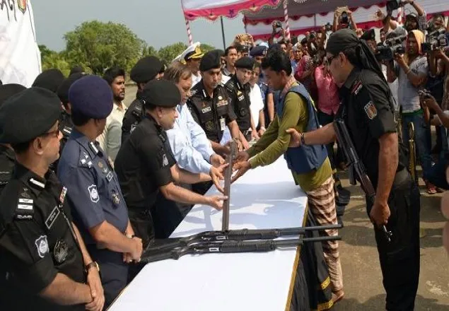সুন্দরবনের আরও দুটি দস্যু বাহিনীর আত্মসমর্পণ