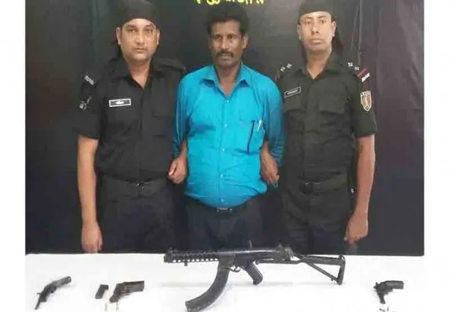 কক্সবাজারে এসএমসি-সহ ইউপি চেয়ারম্যান আটক