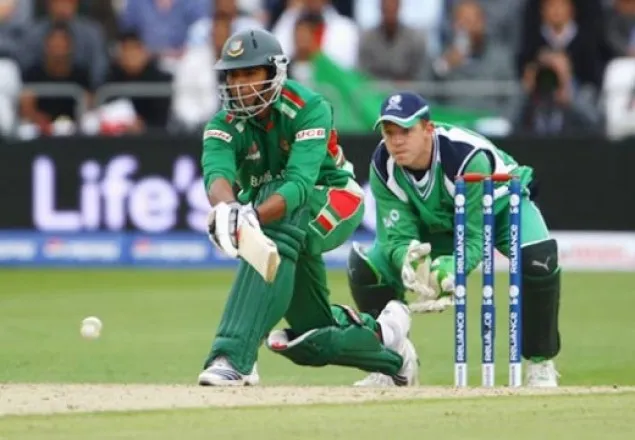 টস হেরে ব্যাট করছে টাইগাররা  