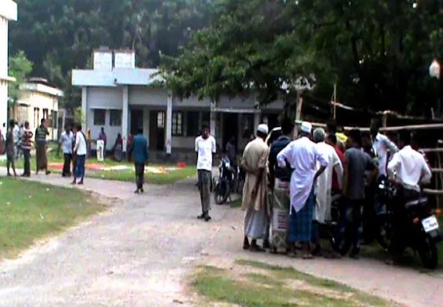নড়াইলে একজনকে কুপিয়ে হত্যা