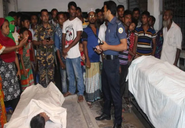 বিদ্যুতের তার পুকুরে, ছেলেকে বাচাঁতে মাসহ নিহত ৪ 