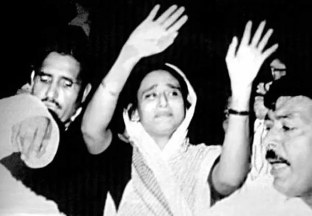 আজ প্রধানমন্ত্রীর স্বদেশ প্রত্যাবর্তন দিবস