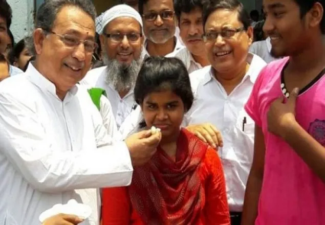 মাদ্রাসায় হিন্দু ছাত্রীর অসামান্য সাফল্য
