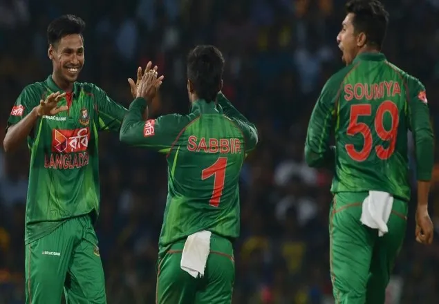 প্রথম আঘাত হানলেন মোস্তাফিজ