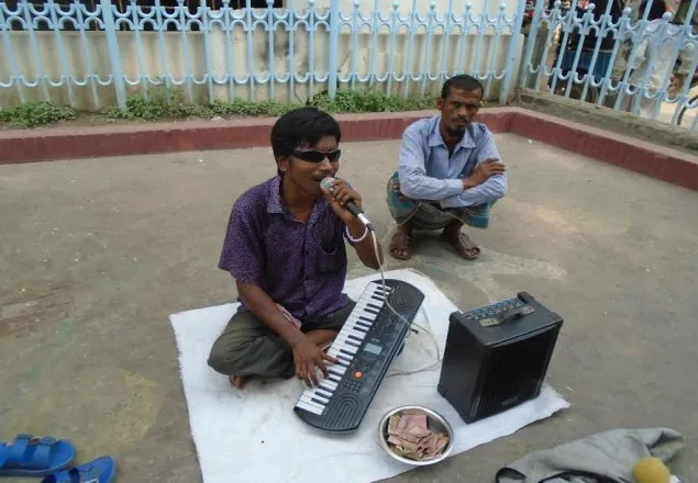গানই এখন তার জীবন-মরণ