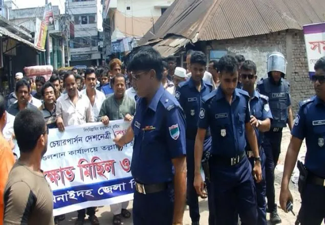 ঝিনাইদহে বিএনপি’র মিছিলে পুলিশের বাঁধা