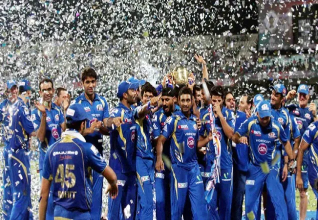 নাটকীয় ফাইনালে পুনেকে ১ রানে হারিয়ে চ্যাম্পিয়ন মুম্বাই