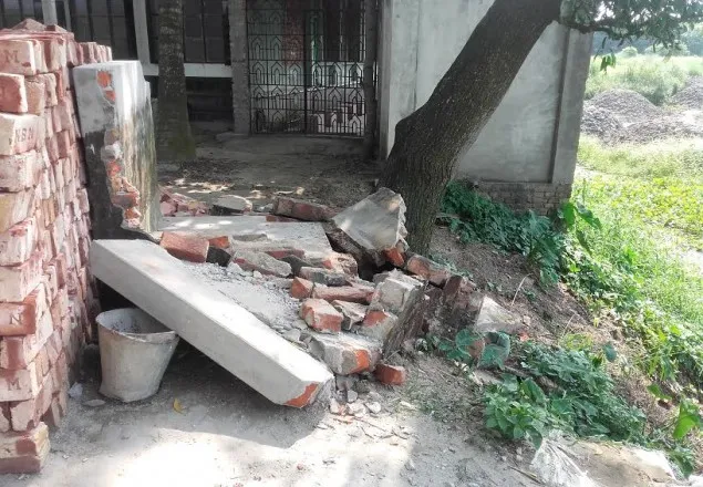 সোনারগাঁয়ে মসজিদের বাথরুম গুড়িয়ে দিয়েছে শ্রমীকলীগ নেতা, এলাকায় বিক্ষোভ