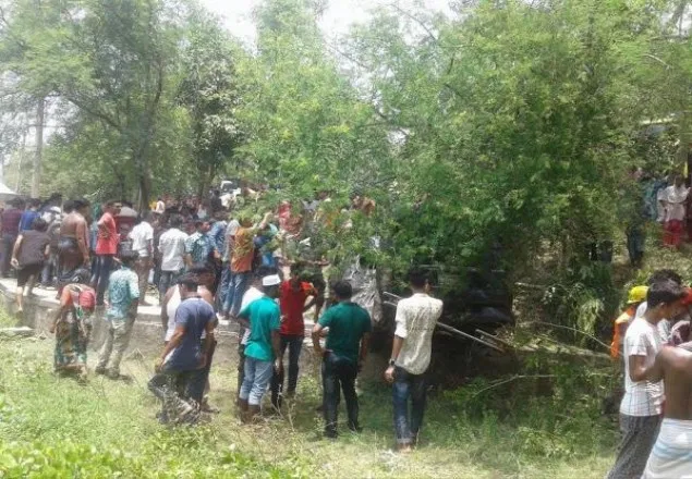 গোপালগঞ্জে সড়ক দুর্ঘটনায় পুলিশসহ নিহত ৬