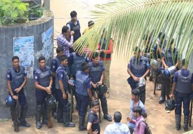 সাভারে ‘জঙ্গি আস্তানা’য় পুলিশের অভিযান শেষ, গ্রেনেড  উদ্ধার