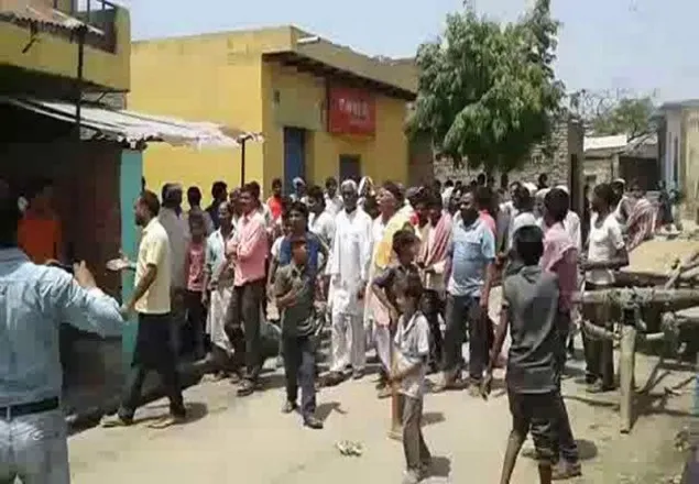 ভারতে মুসলমানদেরকে মসজিদে নামাজ পড়তে বাধা