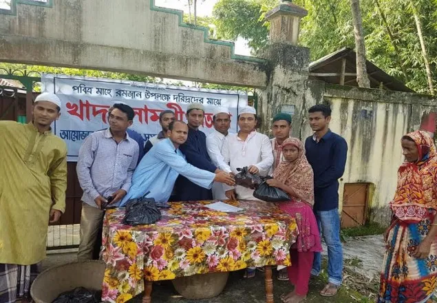 সিলেটে দরিদ্রের মধ্যে খাদ্য সামগ্রী বিতরণ