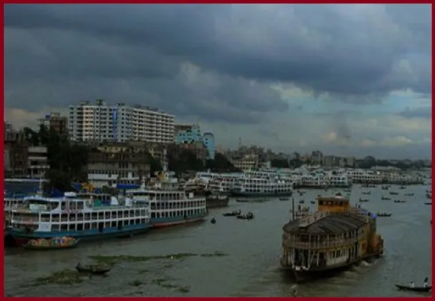 রাজধানীর সদরঘাট থেকে সব ধরনের নৌযান চলাচল বন্ধ 