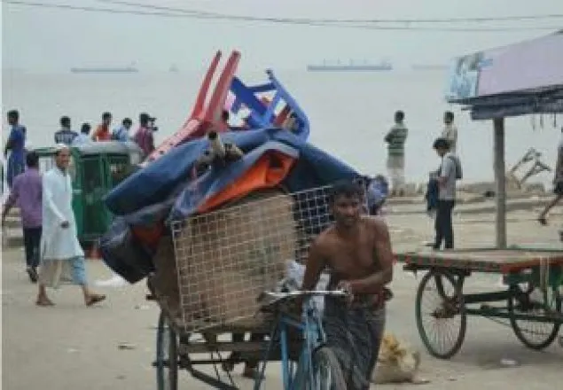 মোরা’র আঘাতে কক্সবাজারে শতাধিক বাড়িঘর বিধ্বস্ত