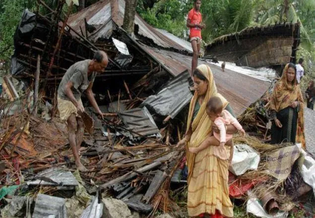 ঘূর্ণিঝড়ে ক্ষতিগ্রস্থদের পাশে দাড়াঁনোর জন্য শিবিরের আহ্বান