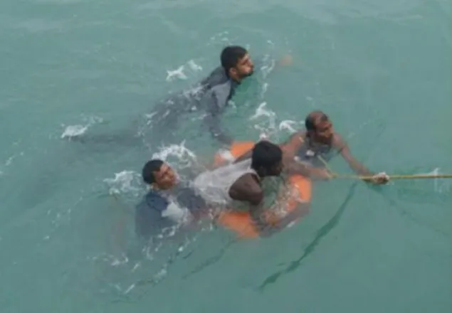 বঙ্গোপসাগর থেকে ৩৩ বাংলাদেশিকে উদ্ধার