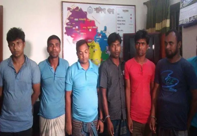 মাগুরায় জঙ্গি সন্দেহে জামায়াত নেতার বাড়ি ঘেরাও, আটক ৭ 
