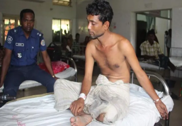 ভোলায় স্ত্রীকে গলাকেটে ও মেয়েকে পুড়িয়ে হত্যা 