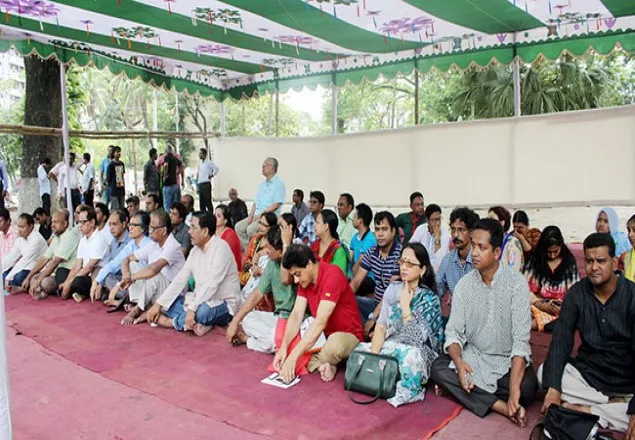 প্রধানমন্ত্রী দু'জনকে পুষছেন একজন অর্থমন্ত্রী আরেকজন 'তেতুল' হুজুর