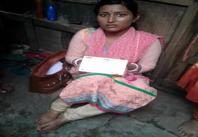 স্ত্রীর স্বীকৃতি আদায়ে স্বামীর বাড়িতে যুবতীর অনশন