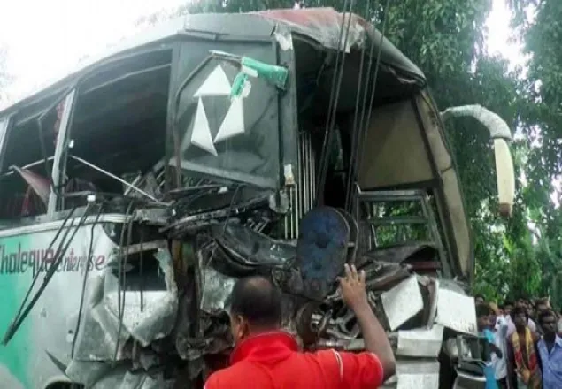 রংপুরে ২ বাসের মুখোমুখি সংঘর্ষে নিহত ২, আহত ৪০