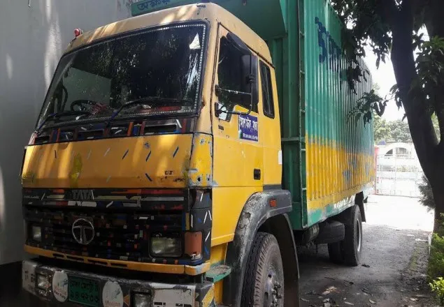 বেনাপোলে কগাজপত্র ছাড়া প্রবেশ করছে পন্যচালান