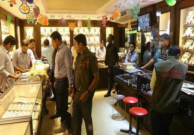 আপনের স্বর্ণ ফেরত না দিলে লাগাতার ধর্মঘট