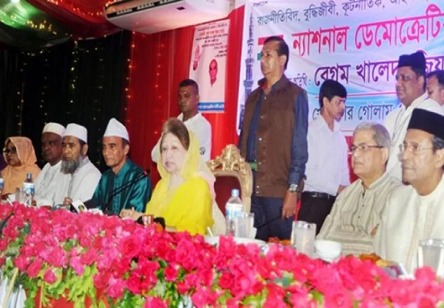 ‘আদালতে এতো এসি, সেগুলো চালায় না, রিমোট লুকায়ে রাখে’ 