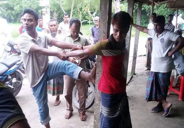 দুই যুবককে খুঁটিতে বেঁধে নির্যাতন : ইউপি চেয়ারম্যানকে শোকজ