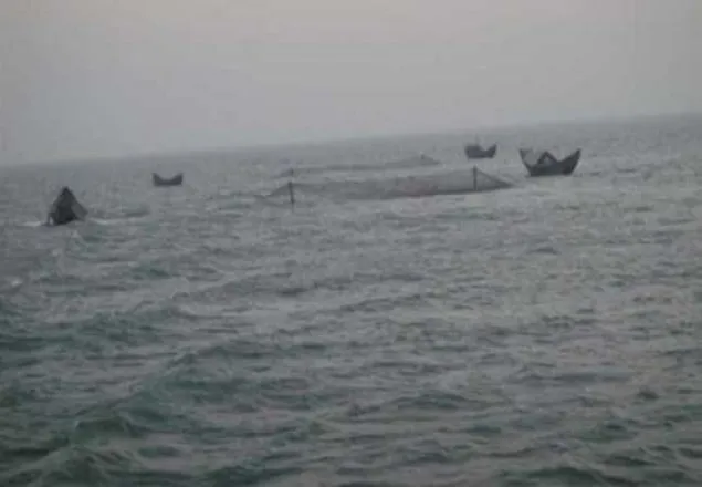 বঙ্গোপসাগরে লঘুচাপে ট্রলার ডুবি, নিখোঁজ ৫
