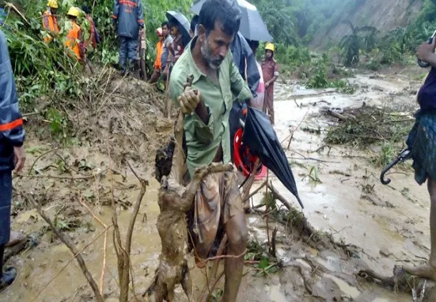 পাহাড়ধসে নিহতের সংখ্যা বেড়ে ১৫০   