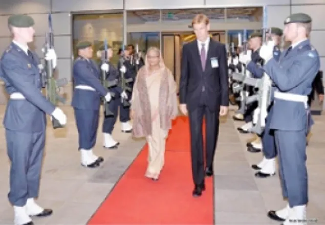 স্টকহোমে প্রধানমন্ত্রীকে লাল গালিচা সংবর্ধনা