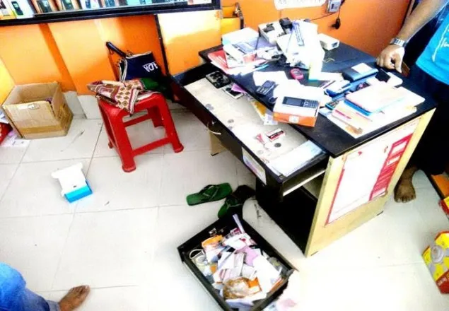 ঝিনাইদহে ৩টি দোকানে ১০ লাখ টাকার মালামাল চুরি