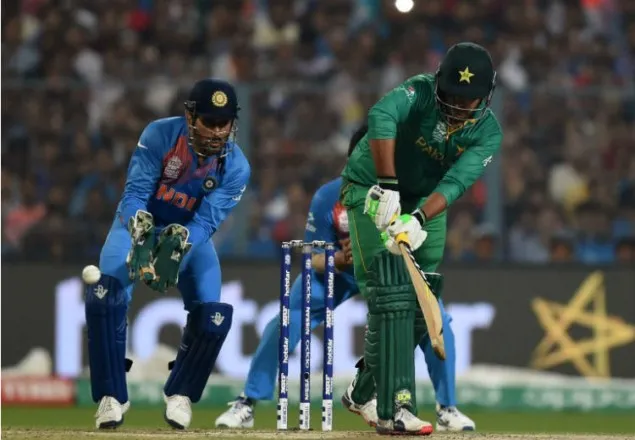 ফাইনালে টসে হেরে ব্যাট করছে পাকিস্তান