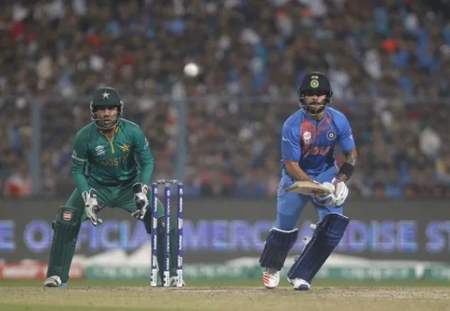 ১০ ওভারে ৩ উইকেটে ভারতের সংগ্রহ ৪৭
