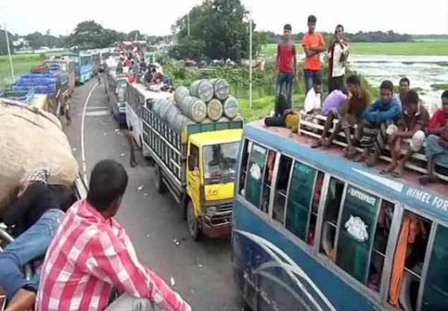 ঢাকা-টাঙ্গাইল মহাসড়কে ৬০ কিলোমিটার যানজট 