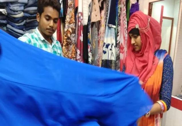 ভারতের বাজারে কেন ছুটছে বাংলাদেশীরা?