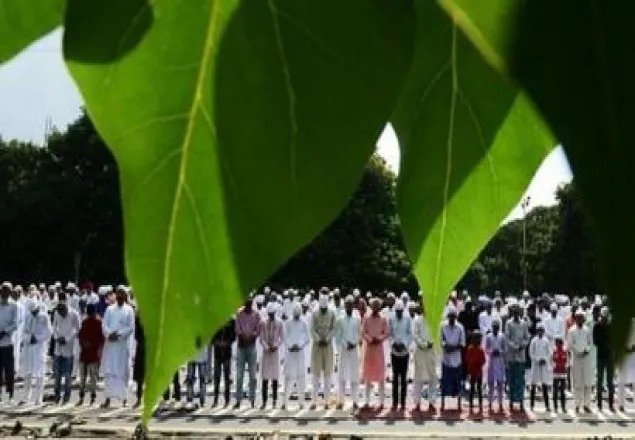 কালো ব্যাজ পরে ঈদের নামাজ পড়ার আহ্বান 