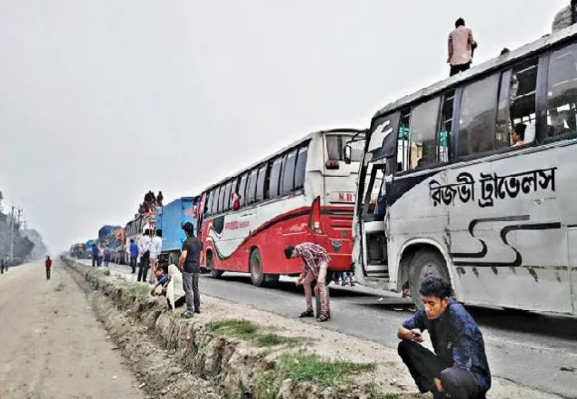 যানজটে কাহিল ঘরমুখো মানুষ 