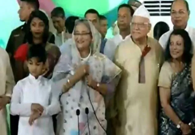 গণভবনে প্রধানমন্ত্রীর ঈদের শুভেচ্ছা বিনিময়