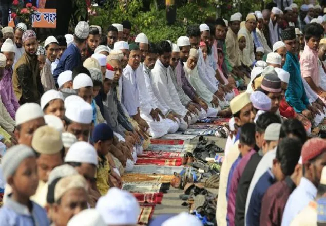 মুসলিম উম্মাহর সমৃদ্ধি কামনা ঈদের নামাজে