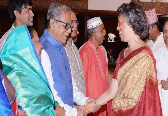 সব মানুষকে এক ছাতার নিচে নিয়ে আসে ঈদ: রাষ্ট্রপতি