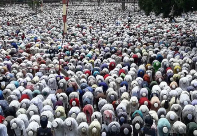 শোলাকিয়ায় শান্তিপূর্ণ ঈদজামাত